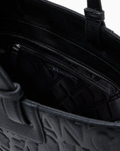 Carica l'immagine nel visualizzatore di Gallery, Armani Exchange Borsa shopping con logo in rilievo e charm
