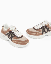 Carica l'immagine nel visualizzatore di Gallery, Armani Exchange Sneakers Speed Zebra in mesh e microsuede con logo
