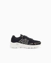 Carica l'immagine nel visualizzatore di Gallery, Armani Exchange Sneakers Speed Zebra in mesh e microsuede con logo
