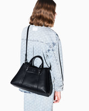 Carica l'immagine nel visualizzatore di Gallery, Armani Exchange Shopping bag con logo e doppi manici
