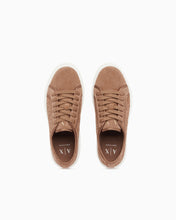 Carica l'immagine nel visualizzatore di Gallery, Armani Exchange Sneakers platform in camoscio con logo impresso
