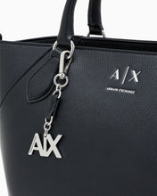 Carica l'immagine nel visualizzatore di Gallery, Armani Exchange Shopping bag con charm e tracolla rimovibile
