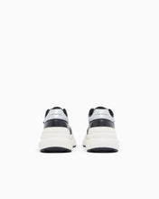 Carica l'immagine nel visualizzatore di Gallery, Armani Exchange Sneakers stringate con logo e suola strutturata in gomma
