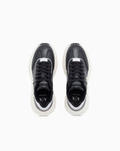 Carica l'immagine nel visualizzatore di Gallery, Armani Exchange Sneakers stringate con logo e suola strutturata in gomma
