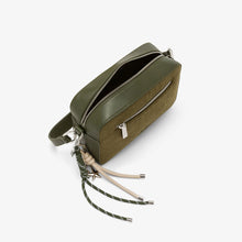 Carica l'immagine nel visualizzatore di Gallery, Sun68 Borsa crossbody in velluto verde militare scuro
