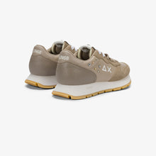 Carica l'immagine nel visualizzatore di Gallery, Sun68  donna Sneaker Ally Studs in suede e nylon
