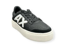 Carica l&#39;immagine nel visualizzatore di Gallery, Armani Exchange Sneakers nere con logo bianco
