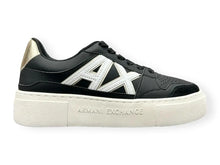 Carica l&#39;immagine nel visualizzatore di Gallery, Armani Exchange Sneakers nere con logo bianco
