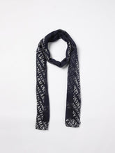 Carica l&#39;immagine nel visualizzatore di Gallery, Armani Exchange Foulard logo all-over nero
