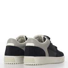Carica l'immagine nel visualizzatore di Gallery, Emporio Armani Sneakers blu logo lettering laterale

