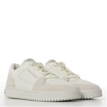 Carica l'immagine nel visualizzatore di Gallery, Emporio Armani Sneakers bianche logo lettering laterale
