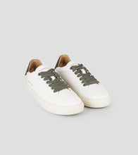 Carica l'immagine nel visualizzatore di Gallery, Alexander Smith Soho Sneakers Uomo in morbida pelle bianca con inserti verdi
