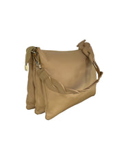 Carica l'immagine nel visualizzatore di Gallery, MBRC borsa camel media in pelle tre scomparti zip con doppia tracolla
