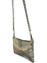 Carica l'immagine nel visualizzatore di Gallery, MBRC pochette donna oro in pelle laminata con doppia tracolla
