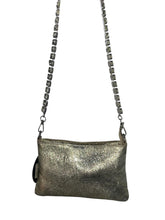 Carica l'immagine nel visualizzatore di Gallery, MBRC pochette donna oro in pelle laminata con doppia tracolla
