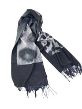 Carica l&#39;immagine nel visualizzatore di Gallery, MBRC Foulard donna stampa animalier nero e grigio
