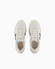 Carica l&#39;immagine nel visualizzatore di Gallery, Armani Exchange Sneakers uomo bianche con platform e fascia nera
