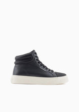 Carica l&#39;immagine nel visualizzatore di Gallery, Armani Exchange sneakers alte in pelle nere
