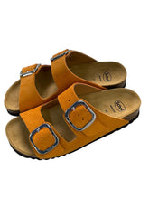 Carica l'immagine nel visualizzatore di Gallery, Scholl sandali noelle donna regolabili arancioni scamosciati fibbia argento
