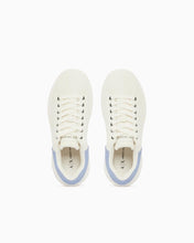 Carica l'immagine nel visualizzatore di Gallery, Armani Exchange Sneakers donna bianche retro celeste

