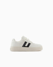 Carica l&#39;immagine nel visualizzatore di Gallery, Armani Exchange Sneakers uomo bianche con platform e fascia nera
