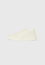 Carica l&#39;immagine nel visualizzatore di Gallery, Armani Exchange Sneakers uomo bianche basse slip-on
