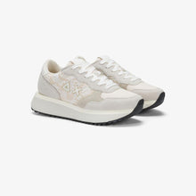 Carica l'immagine nel visualizzatore di Gallery, Sun68 Sneakers donna Big Ally Flower in suede e mesh bianco panna
