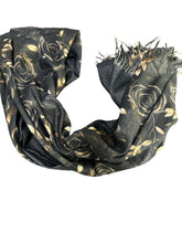 Carica l&#39;immagine nel visualizzatore di Gallery, Massimo Braccialini Foulard fantasia nero con rose gialle
