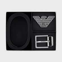 Carica l&#39;immagine nel visualizzatore di Gallery, Emporio Armani Gift box con cintura reversibile in pelle saffiano e fibbia intercambiabile
