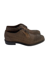 Carica l'immagine nel visualizzatore di Gallery, Scarpe stringate PAWELK'S marroni in pelle intrecciata
