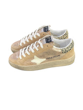 Carica l'immagine nel visualizzatore di Gallery, AMA BRAND sneakers donna dorate in pelle laminata retro leopardato
