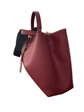 Carica l'immagine nel visualizzatore di Gallery, Emporio Armani Shopper MyEA Bag media stampa cervo bordeaux
