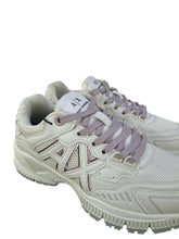 Carica l&#39;immagine nel visualizzatore di Gallery, Armani Exchange Sneakers donna leggere bianche e rosa
