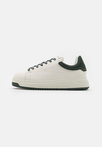 Emporio Armani Sneakers in pelle bianche con retro in gomma verde