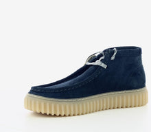 Carica l&#39;immagine nel visualizzatore di Gallery, Clarks TORHILL HI CAMOSCIO BLU
