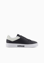 Carica l&#39;immagine nel visualizzatore di Gallery, Armani Exchange Sneakers scritta suola nere
