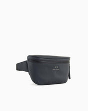 Carica l&#39;immagine nel visualizzatore di Gallery, Armani Exchange marsupio blu con logo
