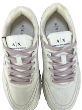 Carica l&#39;immagine nel visualizzatore di Gallery, Armani Exchange Sneakers donna leggere bianche e rosa
