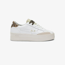 Carica l&#39;immagine nel visualizzatore di Gallery, Sun68 Sneakers donna Big katy leather bianche retro leopardato
