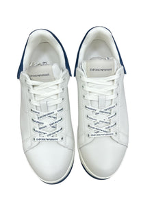 Emporio Armani Sneakers in pelle bianche con retro in gomma blu