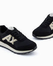 Carica l&#39;immagine nel visualizzatore di Gallery, Armani Exchange Sneakers uomo nere logo oro
