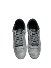 Carica l&#39;immagine nel visualizzatore di Gallery, Armani Exchange Sneakers in camoscio
