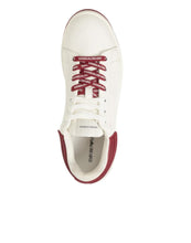 Carica l'immagine nel visualizzatore di Gallery, Emporio Armani Sneakers in pelle bianche con retro in gomma rosso
