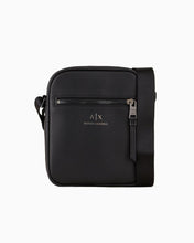 Carica l&#39;immagine nel visualizzatore di Gallery, Armani Exchange tracolla con logo nera
