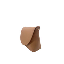 Carica l'immagine nel visualizzatore di Gallery, MBRC borsetta donna in pelle camel patta doppia tracolla
