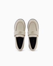 Carica l&#39;immagine nel visualizzatore di Gallery, Armani Exchange mocassini donna beige bassi e leggeri
