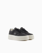 Carica l&#39;immagine nel visualizzatore di Gallery, Armani Exchange Sneakers donna nere platform
