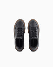 Carica l&#39;immagine nel visualizzatore di Gallery, Emporio Armani Sneakers in pelle uomo nere con maxi aquila
