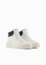 Carica l&#39;immagine nel visualizzatore di Gallery, Armani Exchange sneakers alte in pelle
