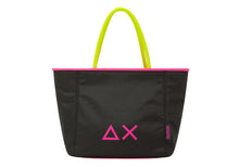Carica l&#39;immagine nel visualizzatore di Gallery, Sun68 Shopping bag donna Jacqueline in nylon nero con manico giallo fluo
